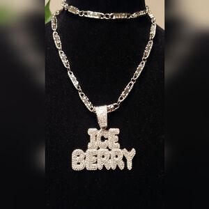 'ICE BERRY' Pendant Necklace